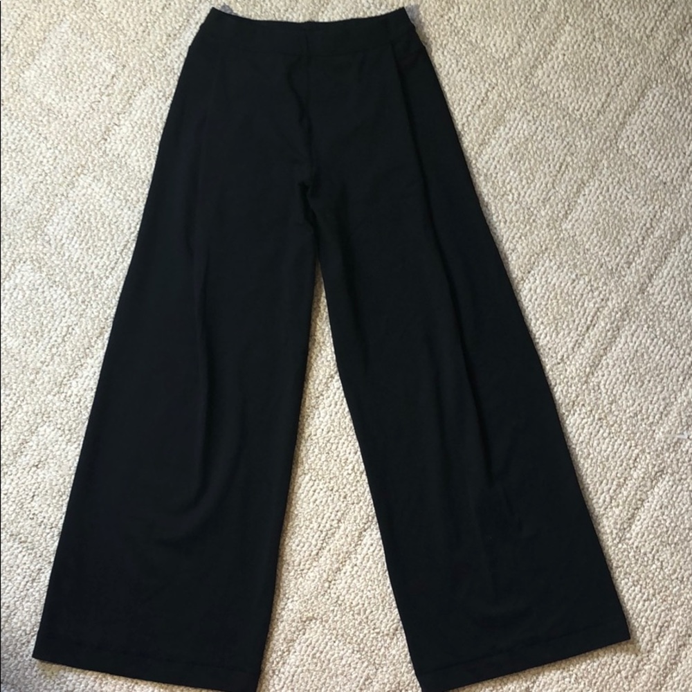 Lululemon Black wide leg SZ 4 athletic pants